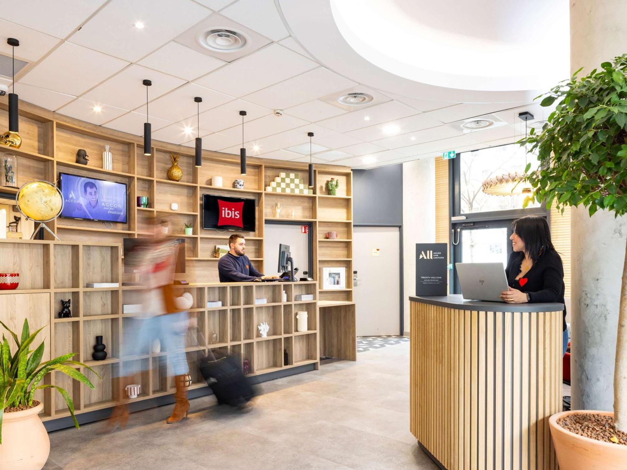 Отель Ibis Marseille Centre Euromed Экстерьер фото